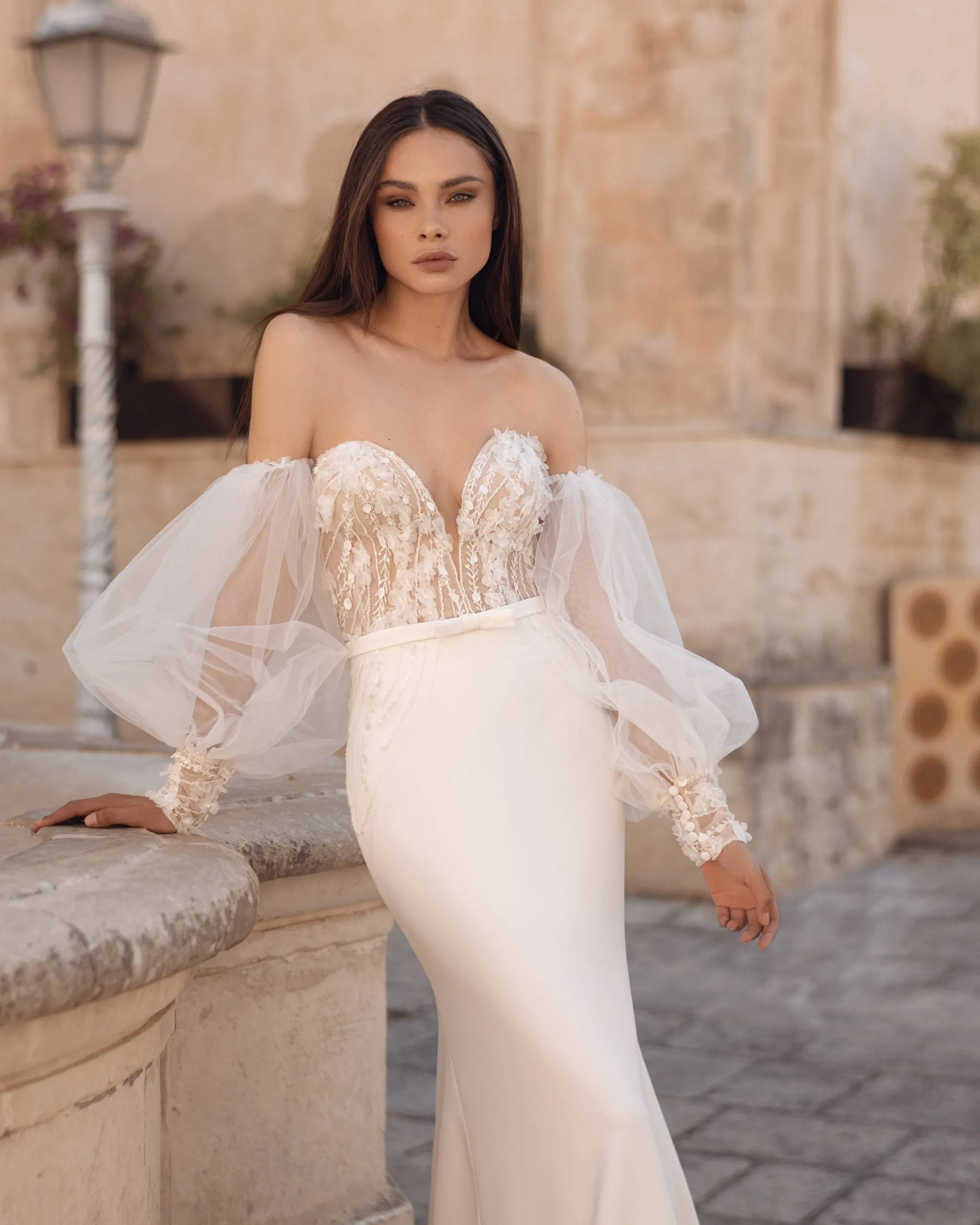 Stunning Mermaid Wedding Gown, Long Sleeves, and a Sweetheart Neckline for an Elegant and Alluring Bridal Look - Image 3