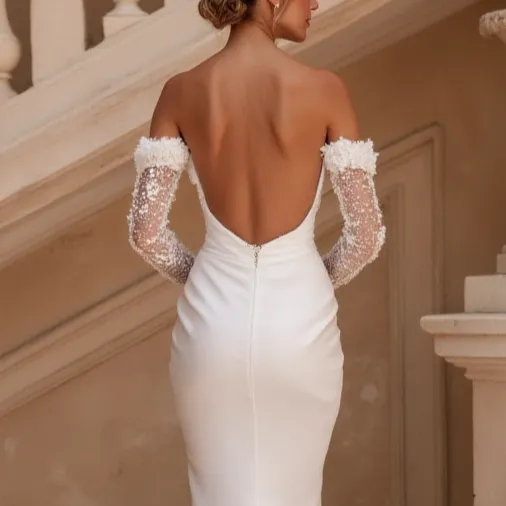 Trumpet Wedding Dress with a Strapless Neckline for a Chic Look - Image 5