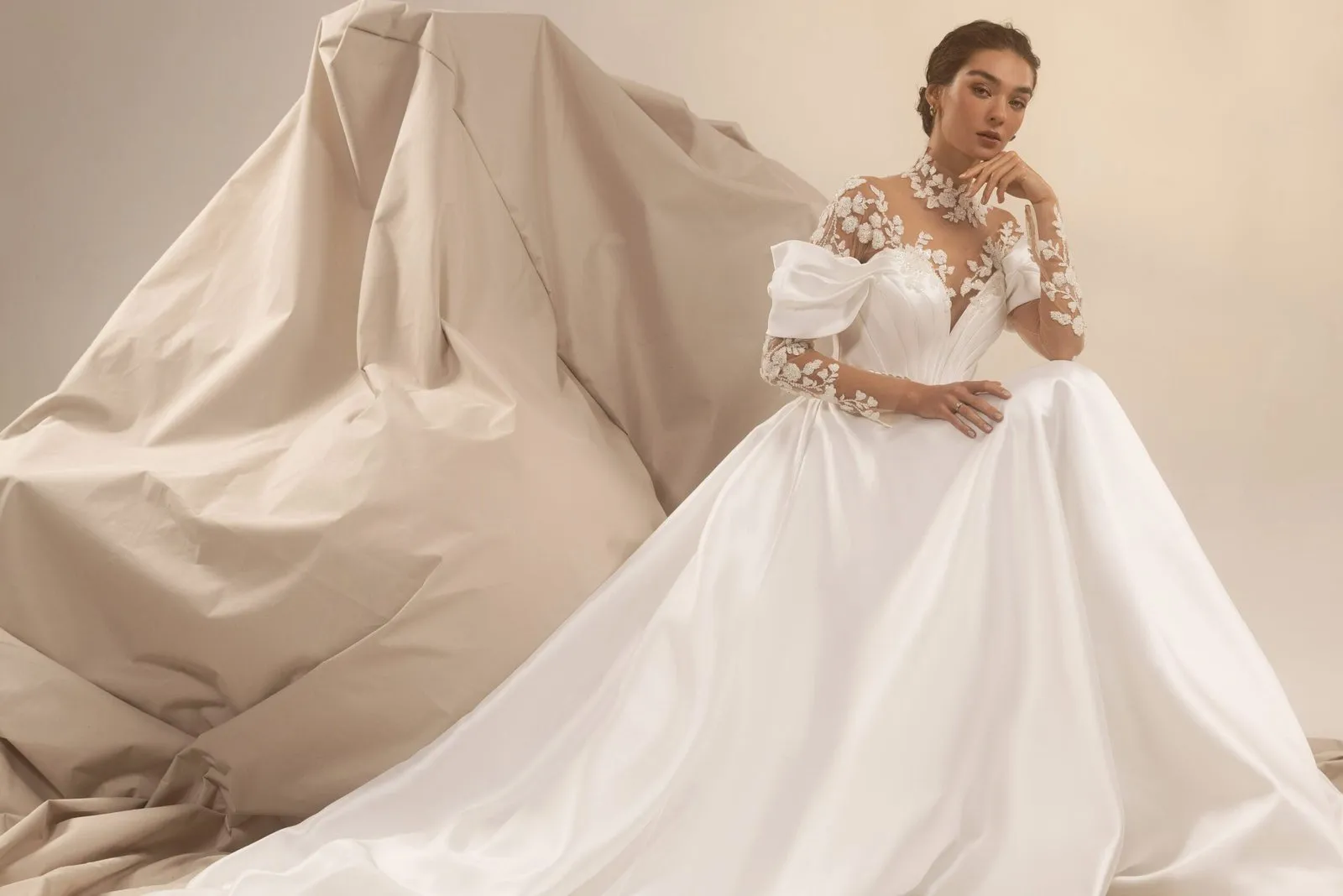 Whimsical Minimalist Wedding Dress with Delicate Tulle, Satin Accents & Romantic 3D Floral Lace for an Enchanting Bridal Look - Image 4
