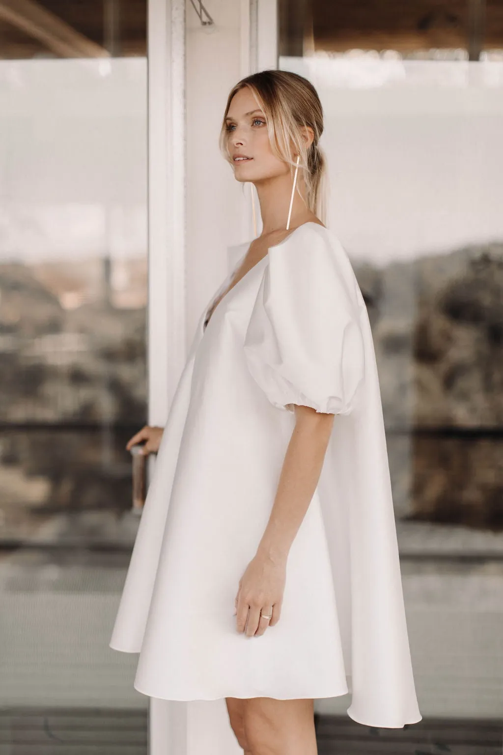 V-Neck White Simple Modern Wedding Dress Court Train Bridal Gown Princess Vestido De Novia Satin Bow Sleeveless Mermaid - Image 3