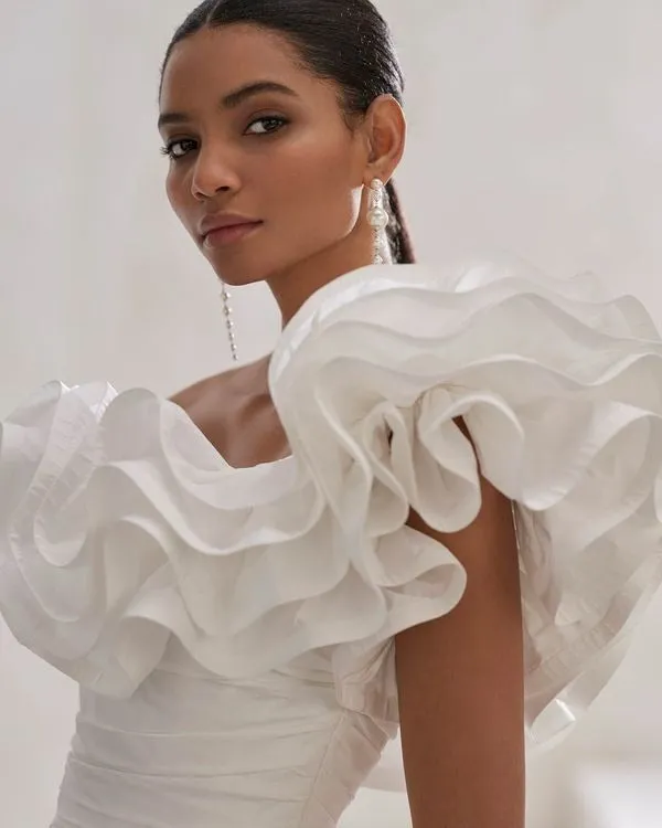Modern Mermaid Wedding Dress made in Taffeta with Crêpe Skirt Vestido De Novia Bridal Gown Princess Sleeveless Mermaid Wedding Dress Satin Court Train Bow - Image 4